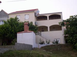 Apartments Miljević Bol