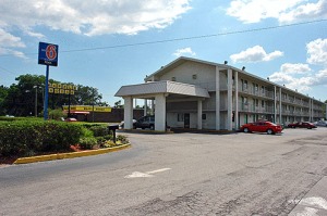 Motel 6 Tampa East - Fairgrounds