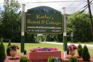 Kathy's Resort & Two-Bedroom Chalet - Cabin E