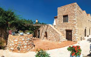 Five-Bedroom Holiday home with Sea View in Pirgos Dirou